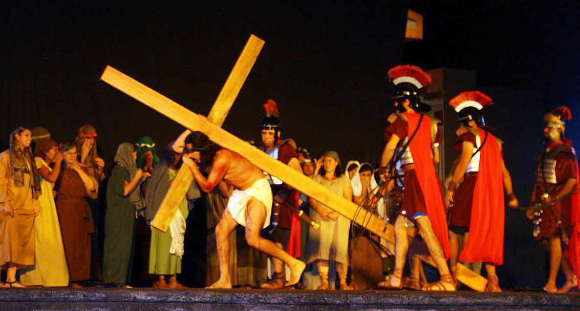 Paixão de Cristo de Cristo” é encenada nas ruas de Hortolândia por