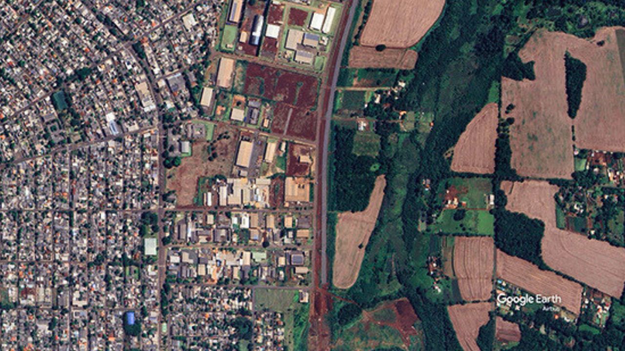 Imagem de satélite da área industrial de Foz do Iguaçu.