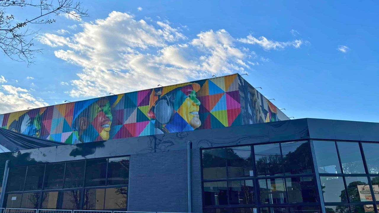 Mural de Eduardo Kobra no Mercado Público Barrageiros