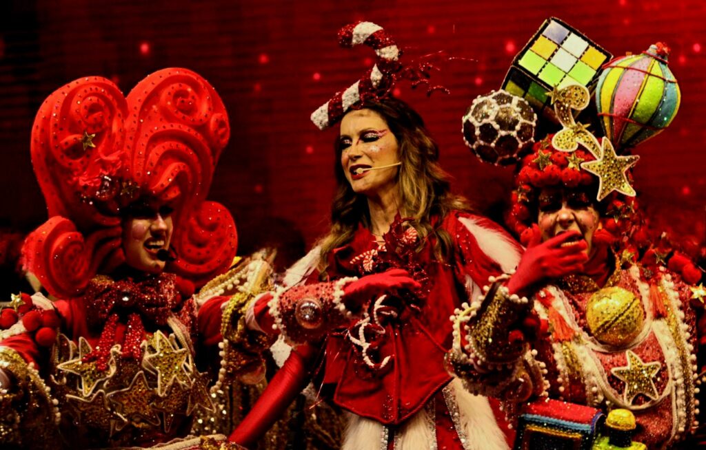 Show de abertura das festividades natalinas no Cataratas JL Shopping promete encantar público em Foz do Iguaçu com efeitos visuais e muita magia.