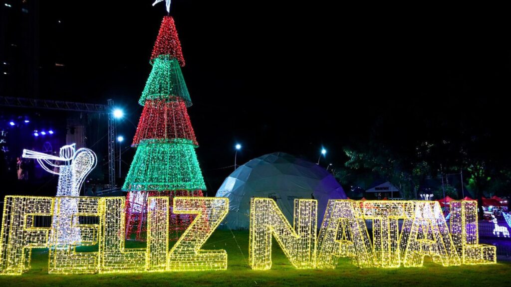 Natal de águas e luzes, em Foz do Iguaçu