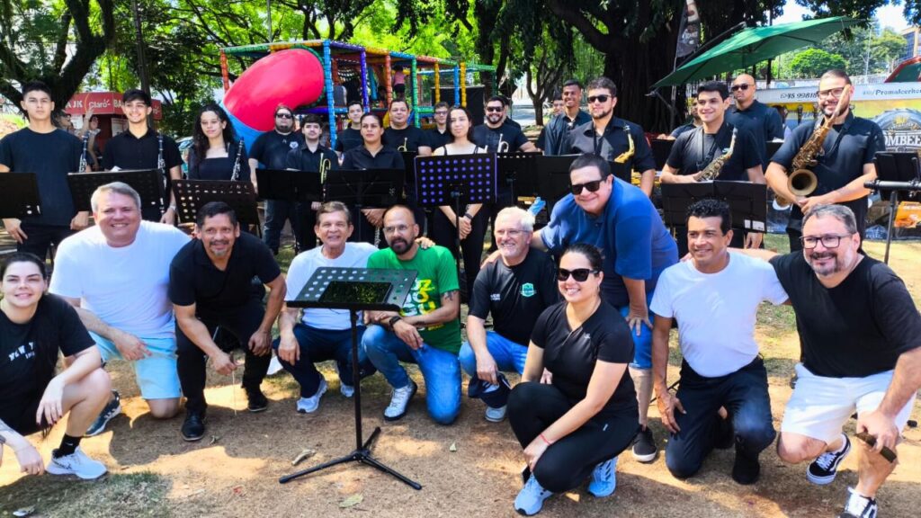 Prefeito General Silva e Luna e secretários visitam a Feirinha da JK em Foz do Iguaçu