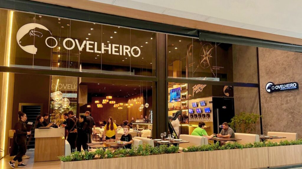 Fachada do restaurante 'O Ovelheiro - Distribuidor Rei dos Cordeiros', novo empreendimento recém chegado ao Shopping Catuaí Palladium em Foz do Iguaçu. Foto: Assessoria/Divulgação.