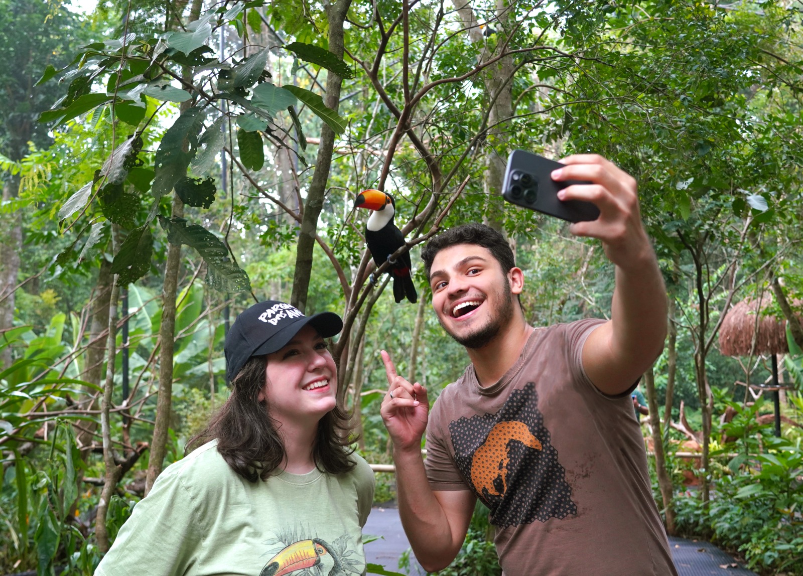Turistas aproveitam o feriadão de abril no Parque das Aves. Foto: Divulgação Parque das Aves.