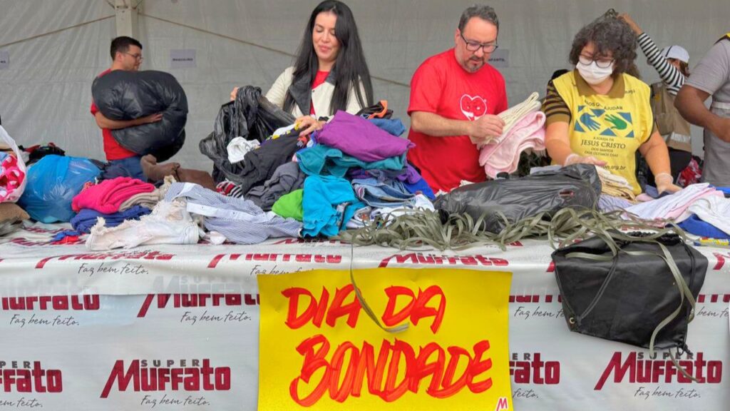 Foz do Iguaçu arrecadou 20 mil peças na campanha Dia da Bondade.